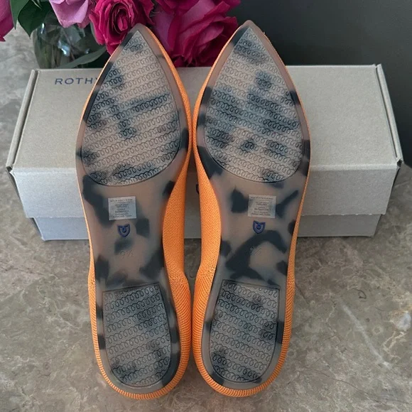 New Rothy's Vibrant Tangerine Women's Flats - Picture 5 of 7